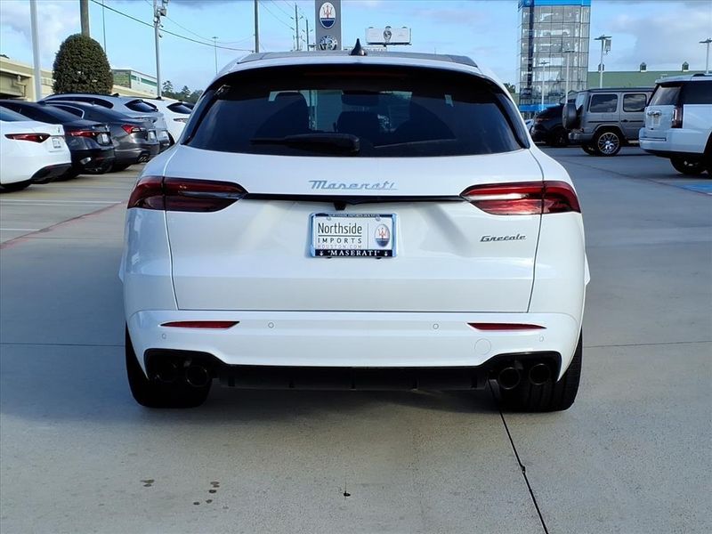 New 2025 Maserati Grecale ModenaImage 8