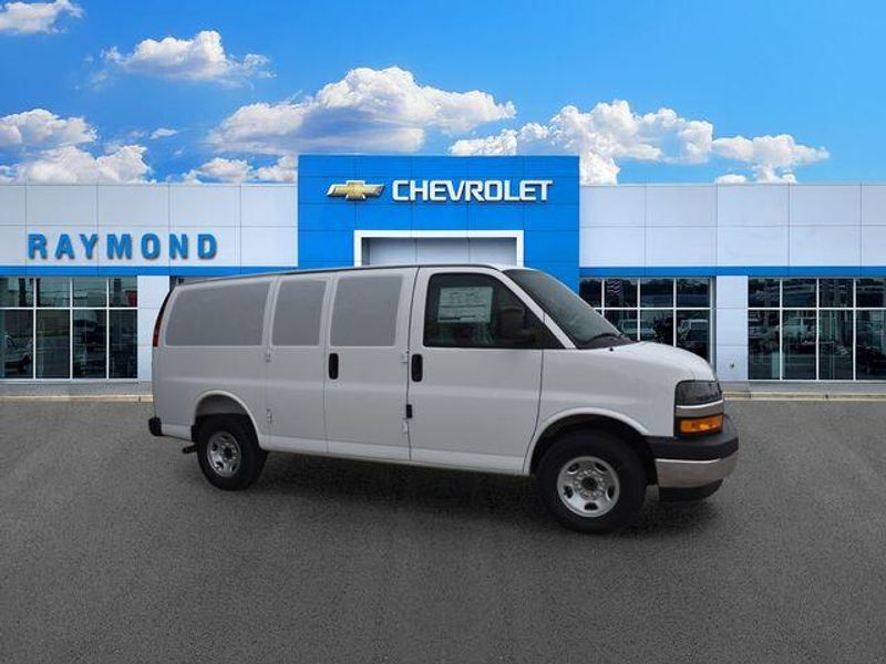 New 2026 Chevrolet Express 2500 Work VanImage 11