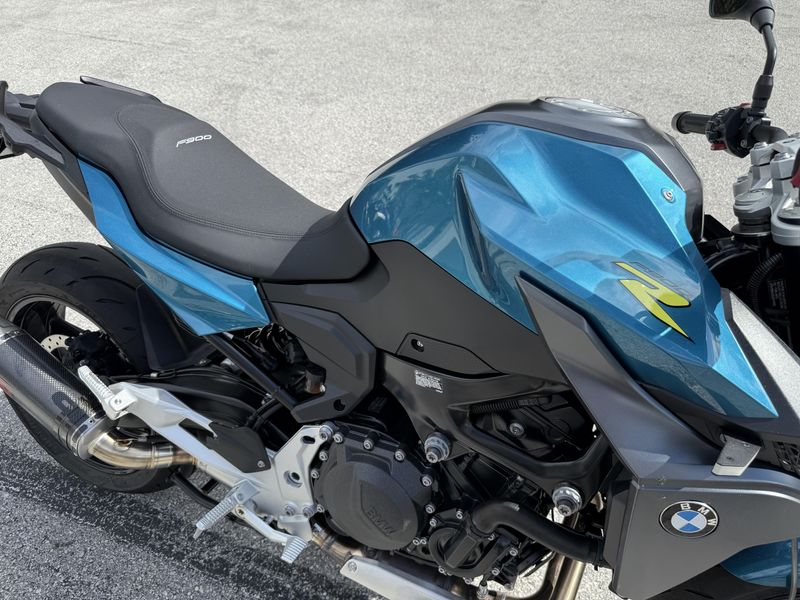 2025 BMW F 900 R