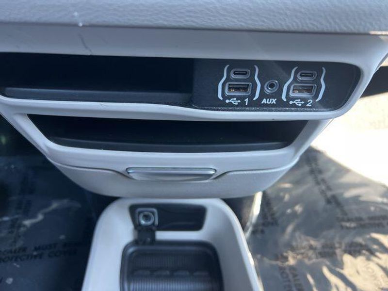 2023 Chrysler Pacifica Touring LImage 41