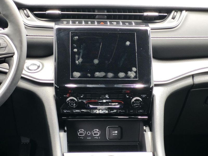 2025 Jeep Grand Cherokee LaredoImage 32