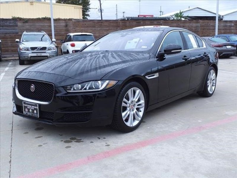 2019 Jaguar XE 25t PremiumImage 5