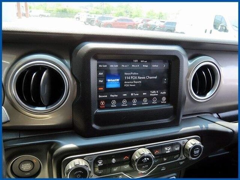 2021 Jeep Gladiator OverlandImage 17