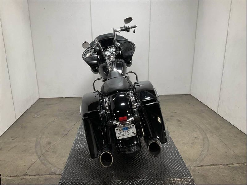 2022 Harley-Davidson Road Glide in a Black exterior color. BMW Motorcycles of Temecula – Southern California (951) 506-6903 bmwmotorcyclesoftemecula.com 