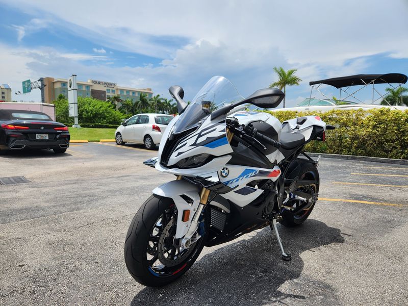 2024 BMW S 1000 RR Image 3