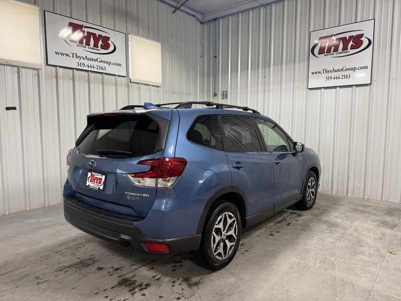 Used 2019 Subaru Forester PremiumImage 3