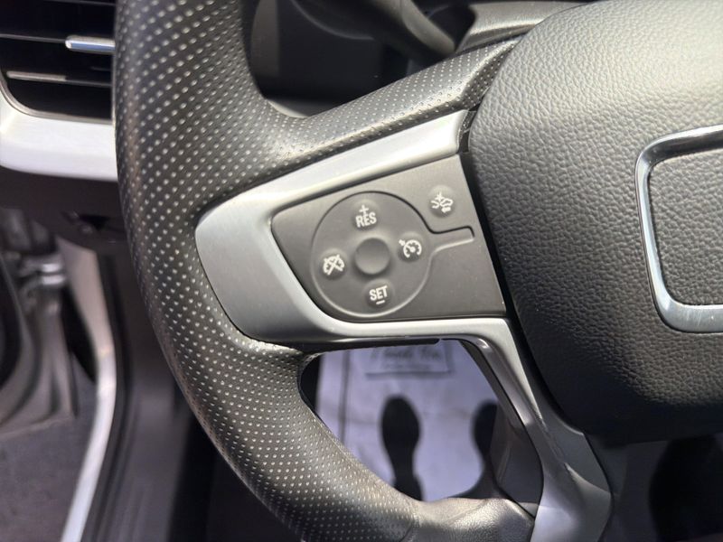 Used 2022 GMC Terrain SLEImage 35