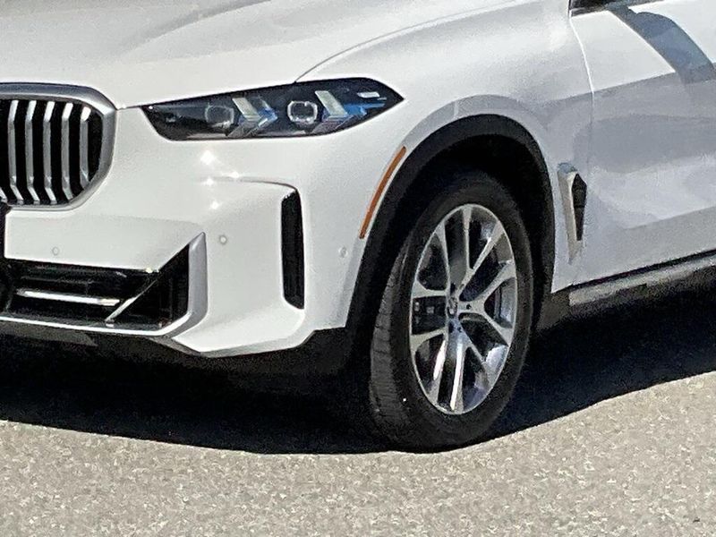 2025 BMW X5 xDrive40iImage 11