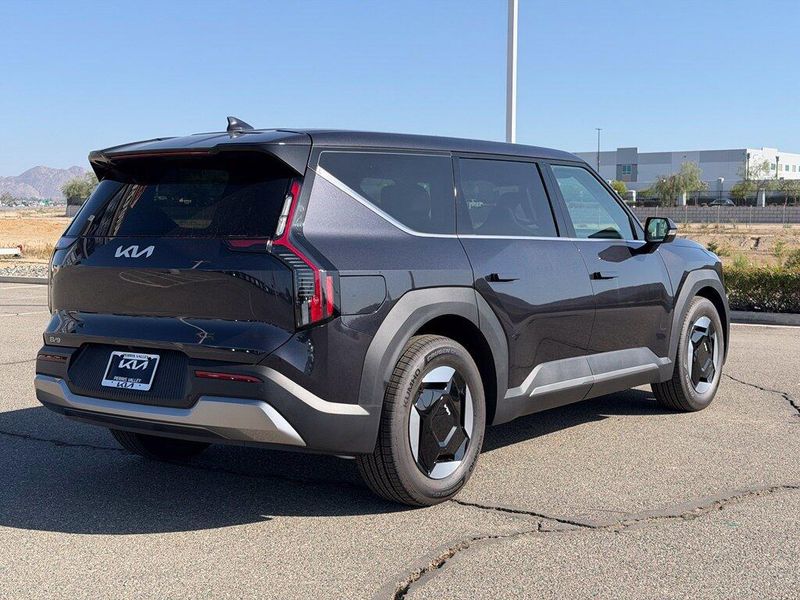 New 2026 Kia EV9 Light Long RangeImage 7