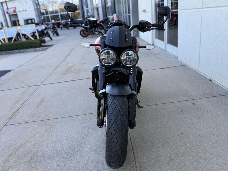 2026 Triumph ROCKET 3 STORM RImage 4