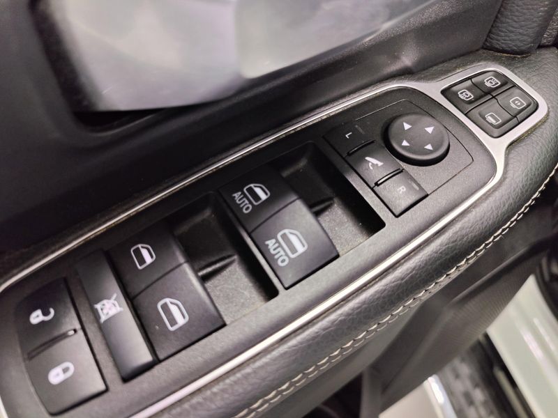 2024 RAM 2500 Big Horn 6.4L V8 Crew Cab 4x4Image 17