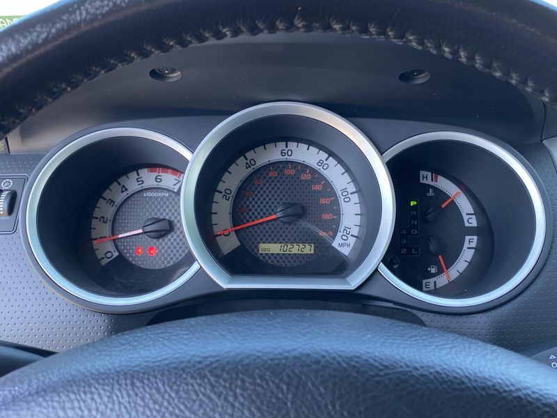 Used 2011 Toyota Tacoma Image 28