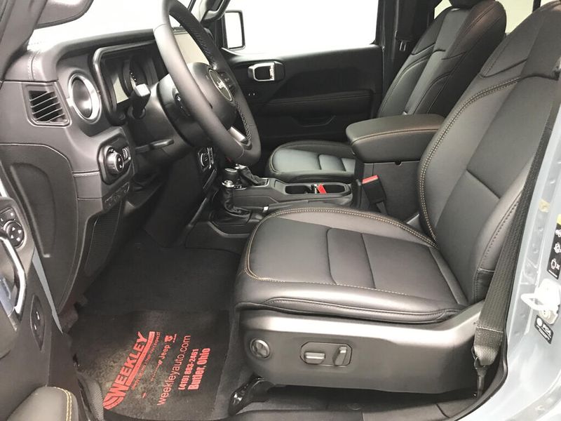 New 2026 Jeep Gladiator Sahara 4x4Image 4