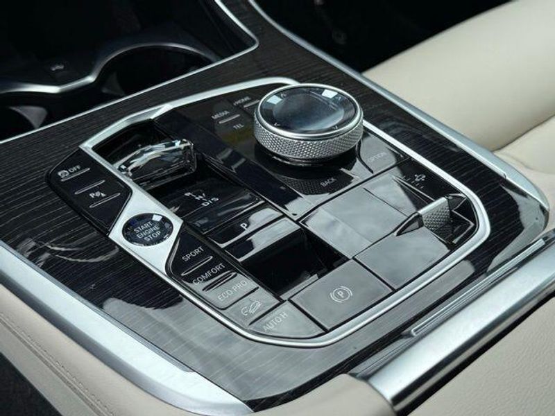 Used 2026 BMW X7 xDrive40iImage 28