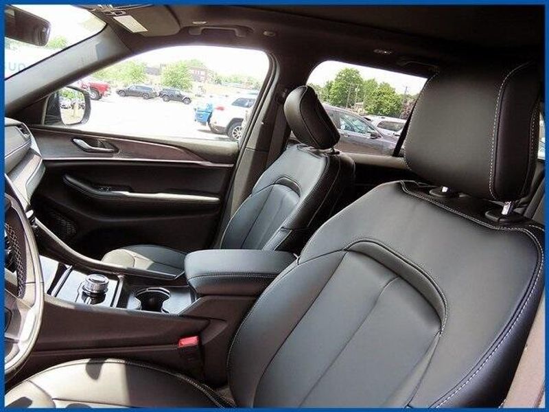 New 2025 Jeep Grand Cherokee LimitedImage 13