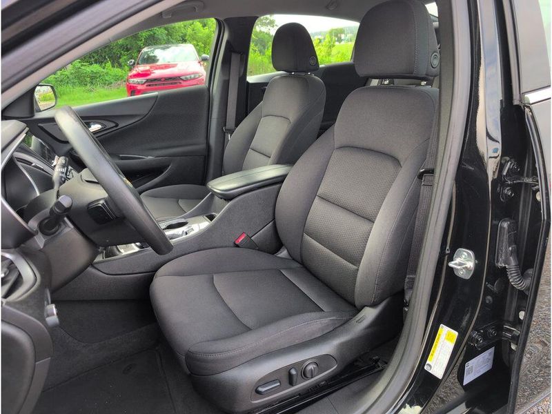 Used 2024 Chevrolet Malibu LTImage 10