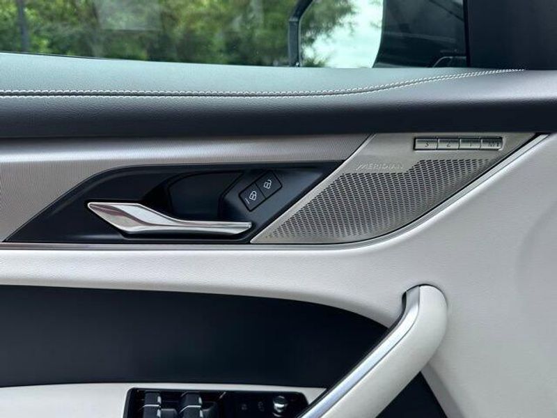 2025 Jaguar F-PACE R-Dynamic S