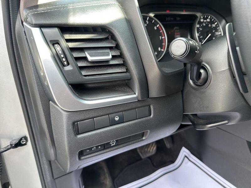 Used 2023 Nissan Rogue SVImage 27