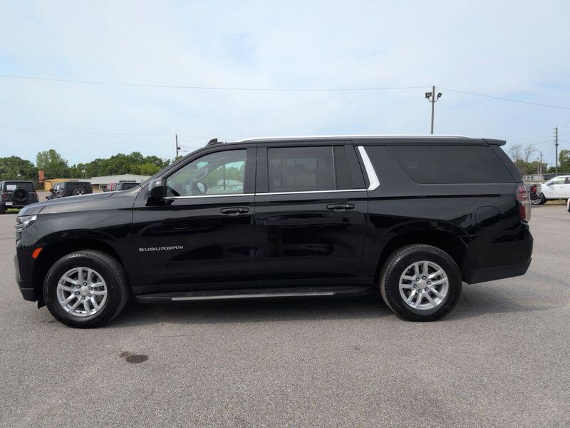 2023 Chevrolet Suburban LTImage 4