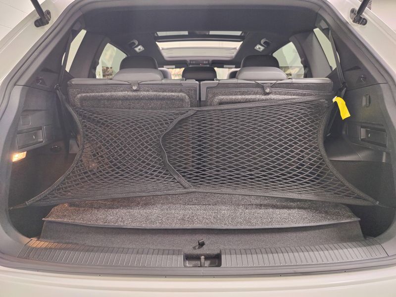 Used 2021 Volkswagen Tiguan SE AWD R-Line Black w/SunroofImage 13