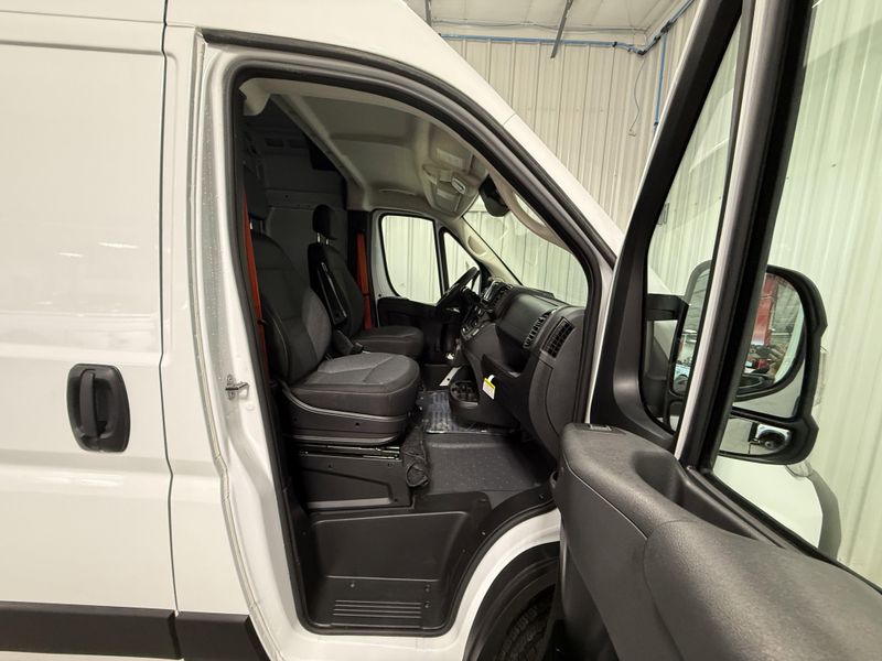 Used 2025 RAM ProMaster 2500 TradesmanImage 11