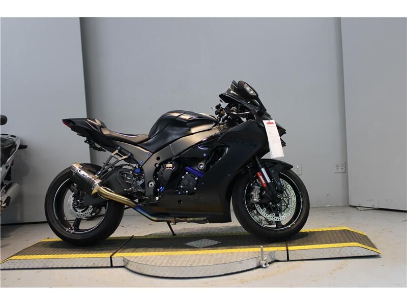 Used 2025 Kawasaki NINJA ZX-10R Image 1
