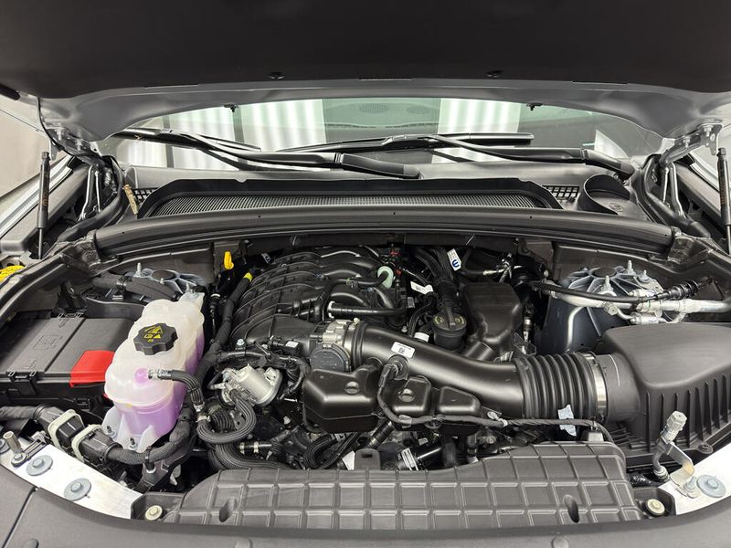 New 2025 Jeep Grand Cherokee L Limited 4x4Image 6