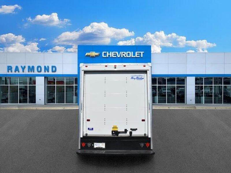 New 2026 Chevrolet Express 3500 Work VanImage 5