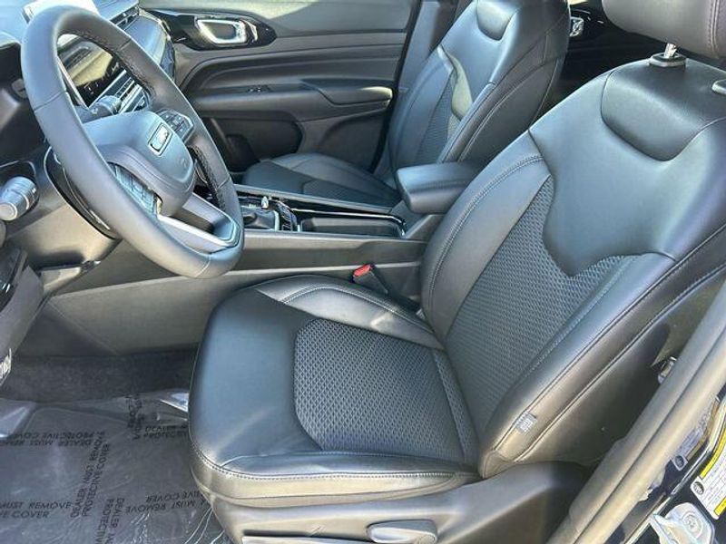 New 2026 Jeep Compass Latitude Altitude 4x4Image 16