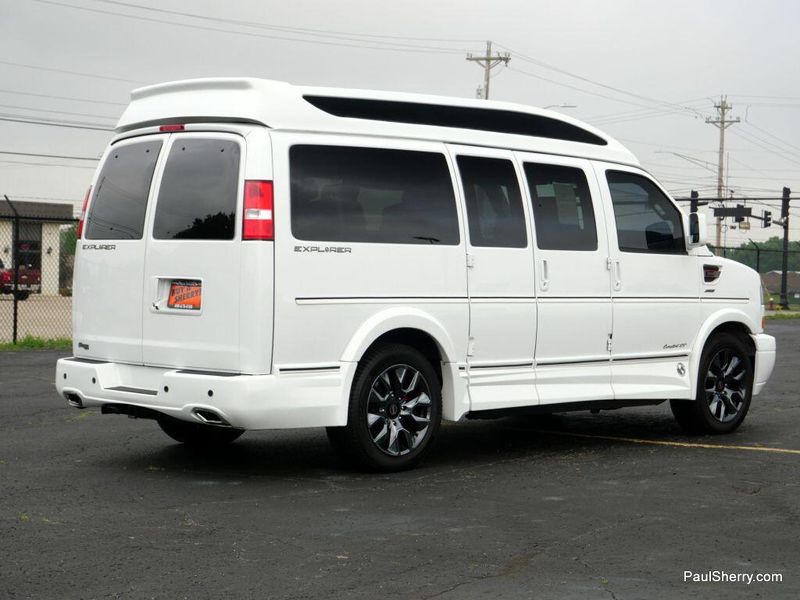 2023 GMC Savana Cargo Image 11