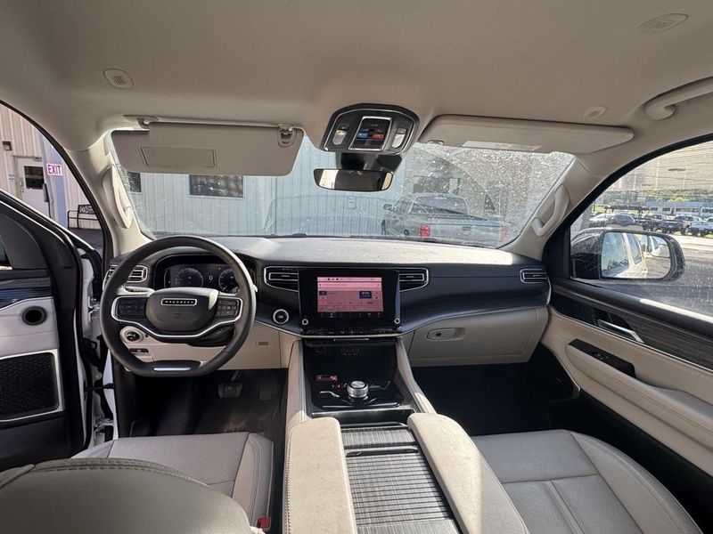 2024 Jeep Wagoneer Series IIImage 10