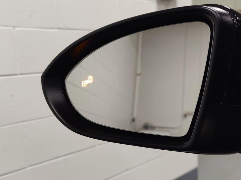 Used 2024 Volkswagen Jetta SE w/SunroofImage 9