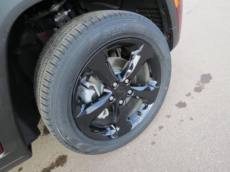 New 2026 Jeep Grand Cherokee Limited 4x4Image 16