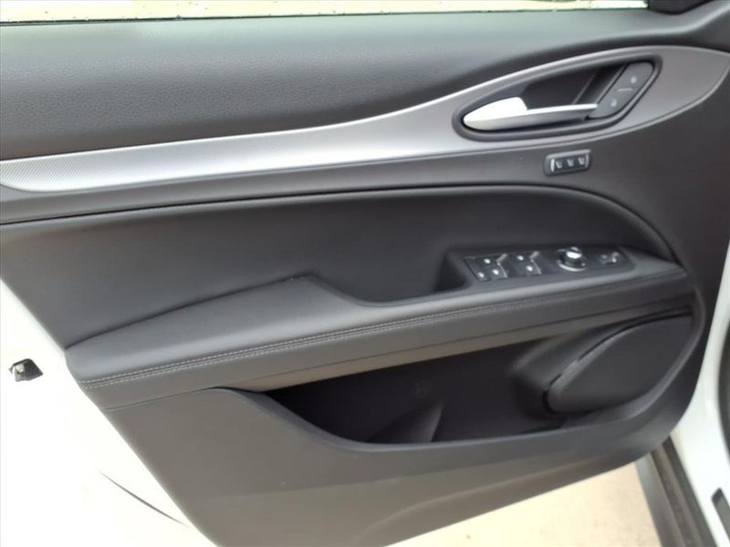 New 2025 Alfa Romeo Stelvio AwdImage 21