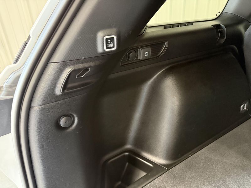 Used 2024 Jeep Grand Cherokee Laredo XImage 6