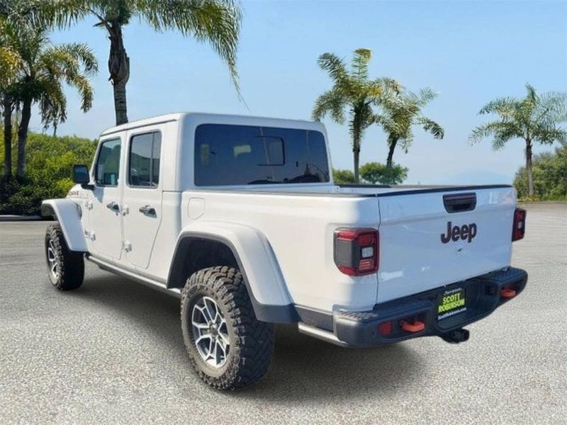 New 2026 Jeep Gladiator Mojave 4x4