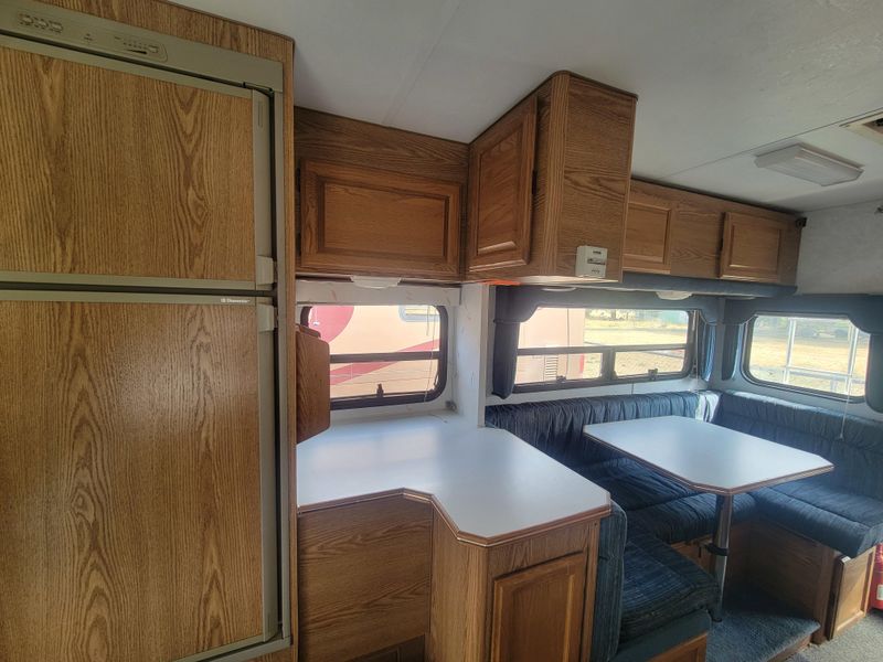 Used 1997 LANCE SQUIRE 9500 Image 13