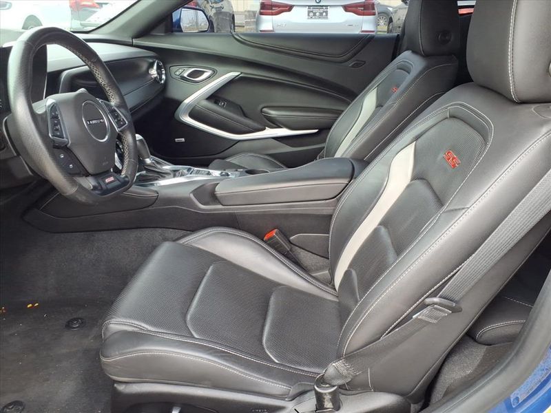Used 2019 Chevrolet Camaro SSImage 11