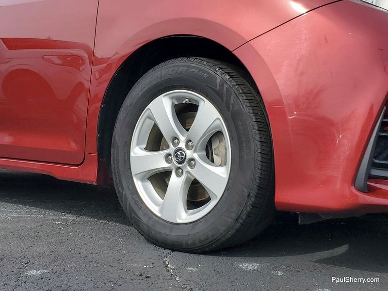 Used 2018 Toyota Sienna LE