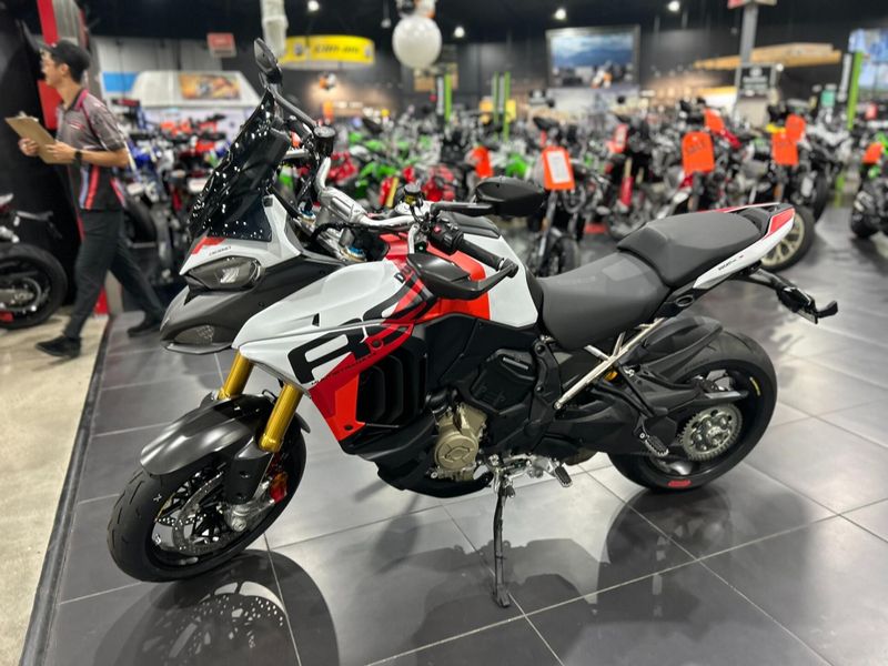 New 2025 Ducati MULTISTRADA V4 RS Image 11