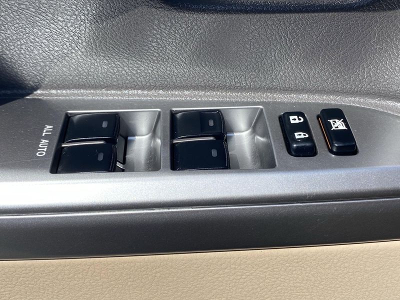 2013 Toyota Land Cruiser BaseImage 20
