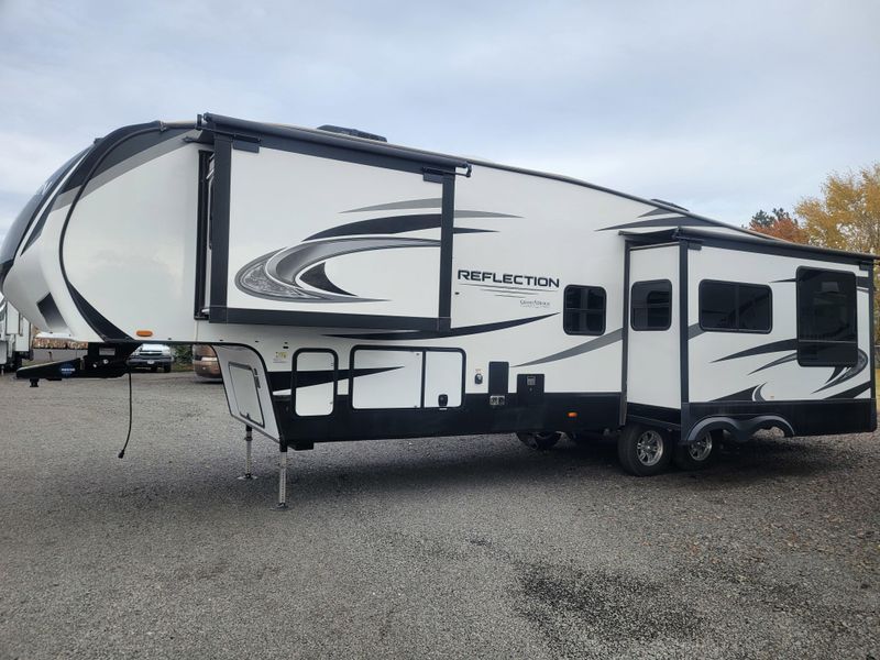 Used 2021 GRAND DESIGN M-320MKS Image 5