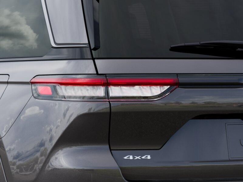 New 2026 Jeep Grand Cherokee Limited Reserve 4x4Image 5