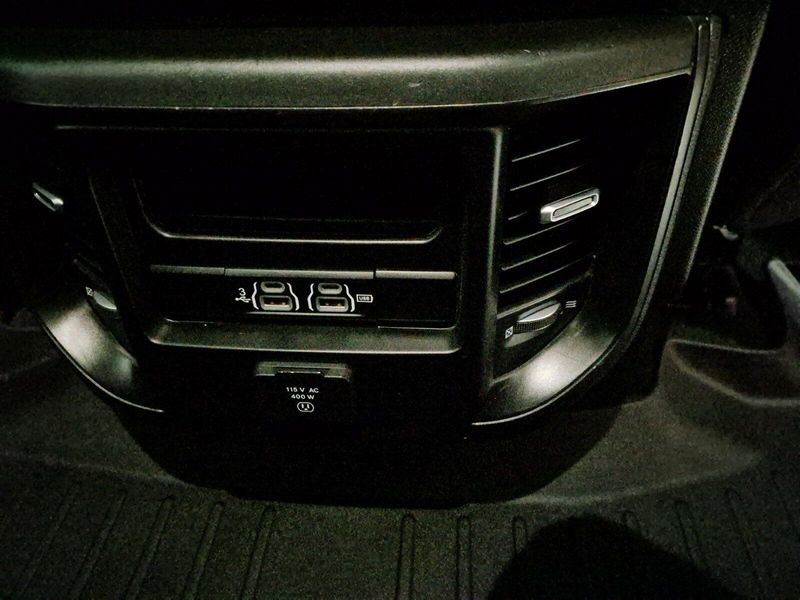 2019 RAM 1500 LaramieImage 11