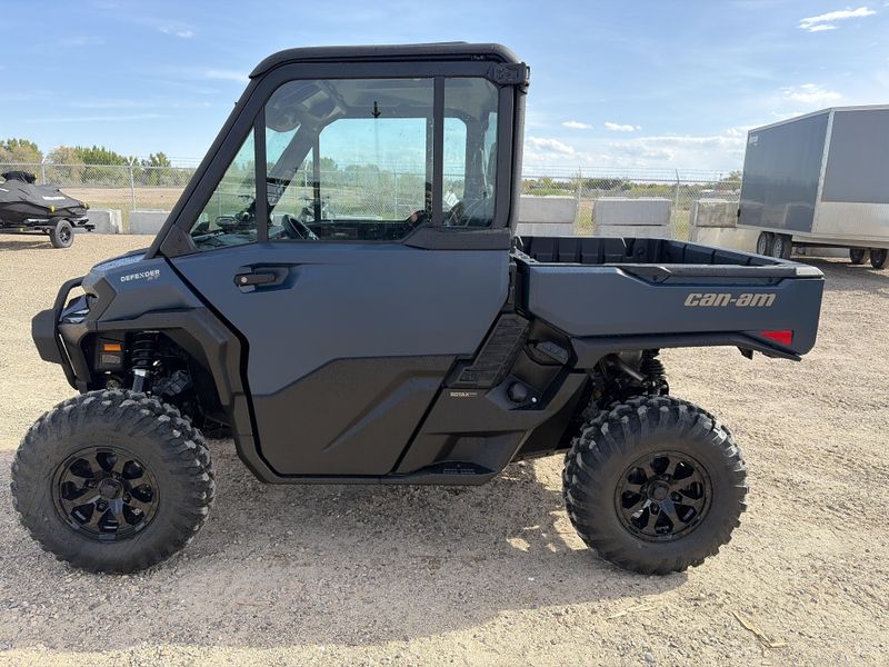 New 2026 Can-Am DEFENDER XT CAB HD11 WSCREEN 