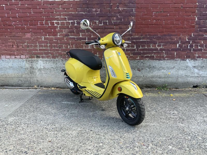 New 2024 Vespa PRIMAVERA 150 SPORT 