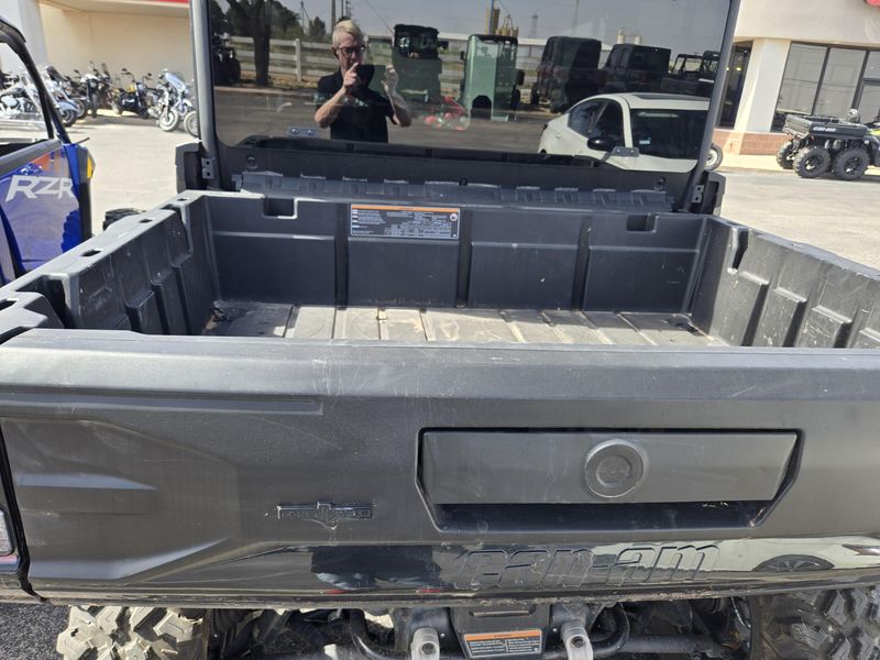 USED 2026 CAN-AM SSV DEF MAX TEXCAB 65 HD11 BK HB 26 LIMITED HD11 Image 12