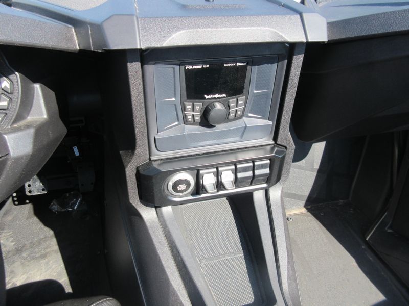 NEW 2026 POLARIS SLINGSHOT S AUTODRIVE Image 37