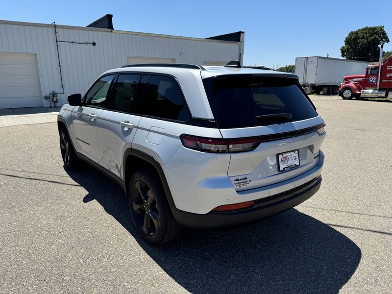 2024 Jeep Grand Cherokee Limited 4x4Image 6