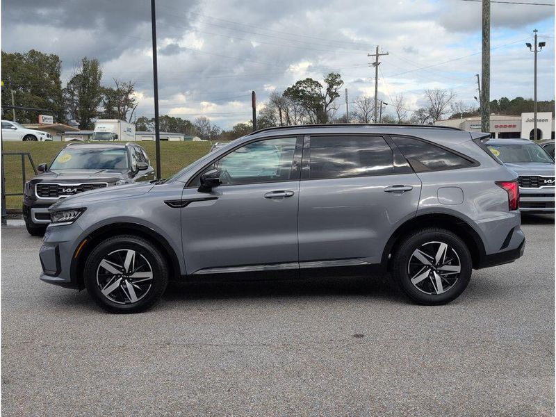 Used 2023 Kia Sorento SImage 2